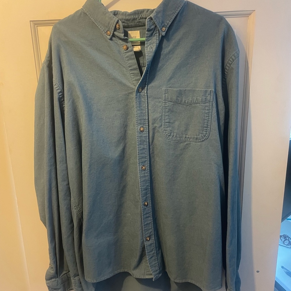 H&M Corduroy Button Down shirt. Size Xl